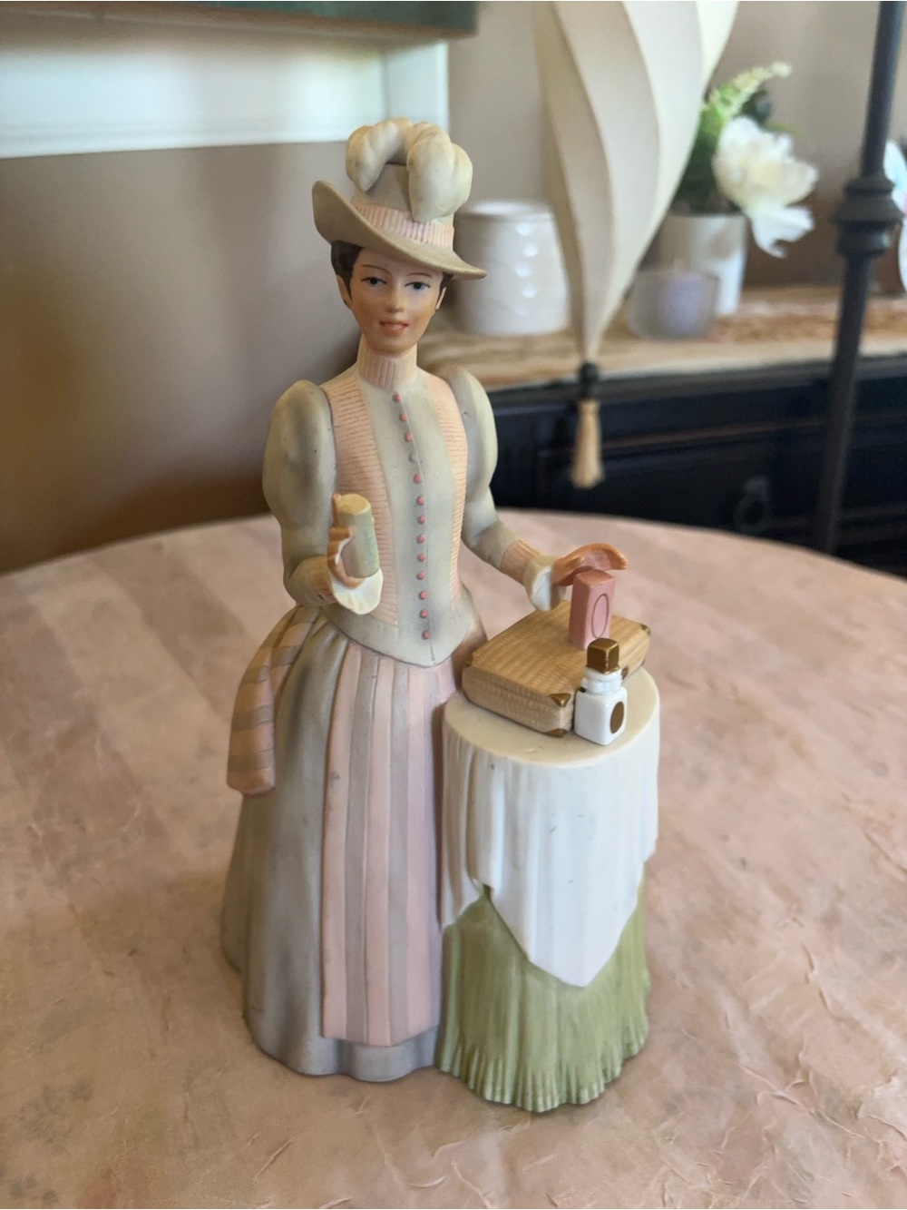Avon Porcelain Albee Award Figurine in White and Gold